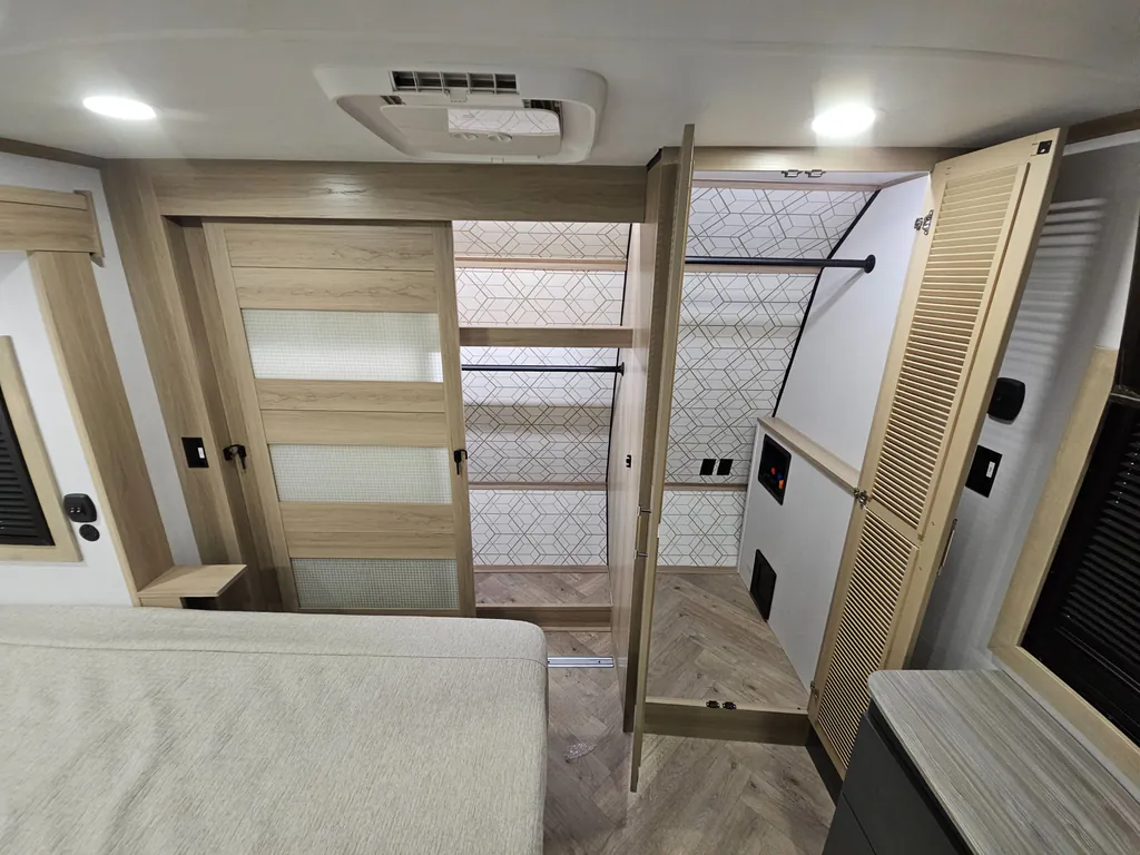 2026 Keystone Raptor 433, Photos photo 34