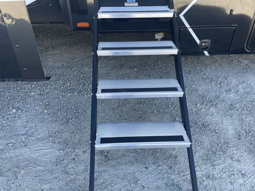 2026 Brinkley Model G 3950, Photos photo 10