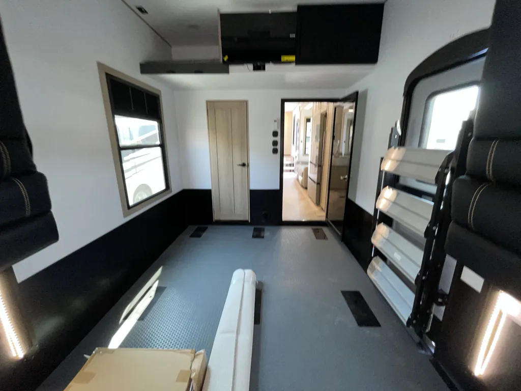 2026 Keystone Raptor 433, Photos photo 29