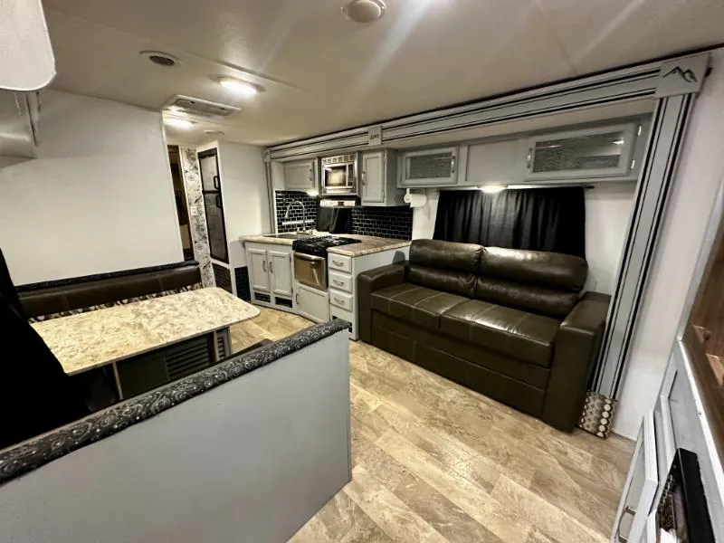 2018 Coachmen Apex 300BHS - Photo 4