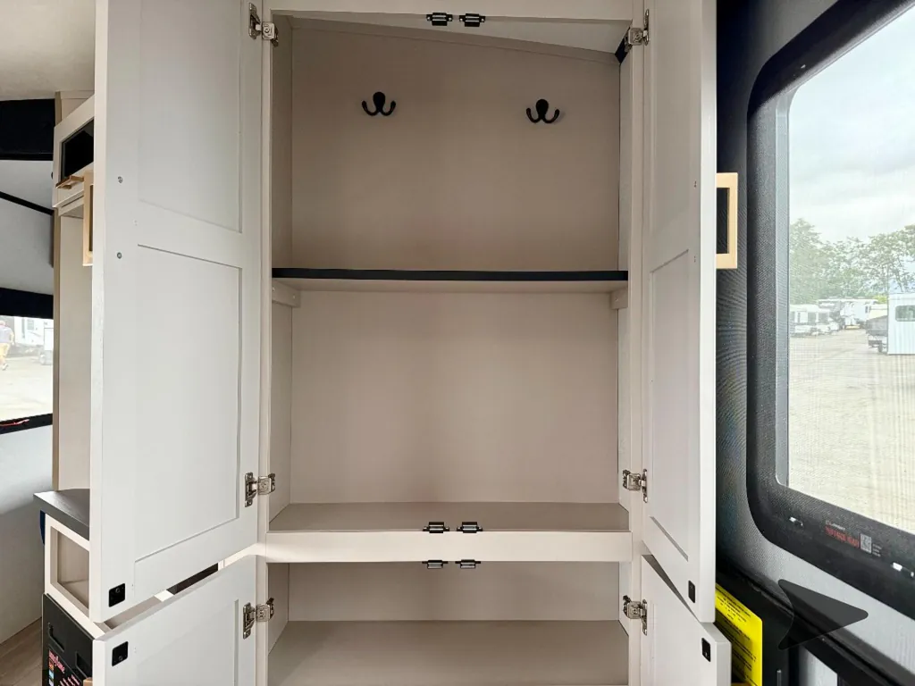 2027 Jayco Jay Feather 29BHB, Photos photo 6