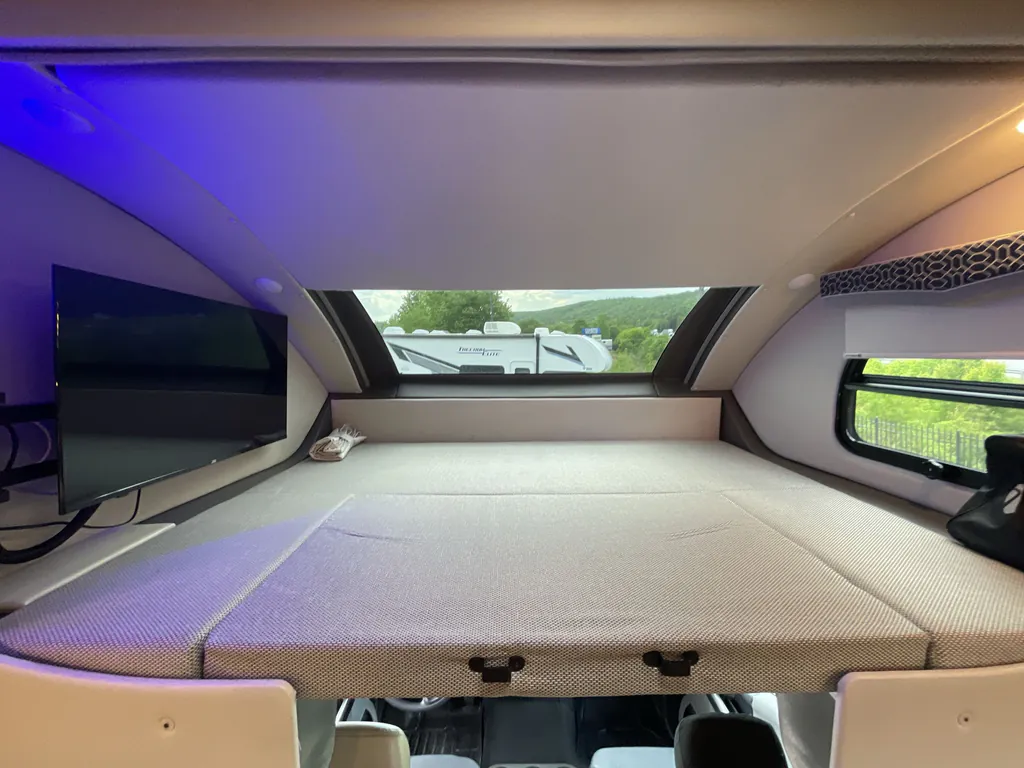 2022 Thor Motor Coach Magnitude RS36, Photos photo 12