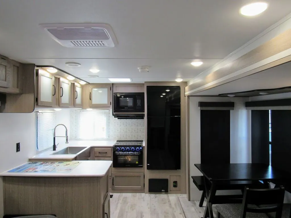 2025 Gulf Stream Conquest 295SBW, Photos photo 12