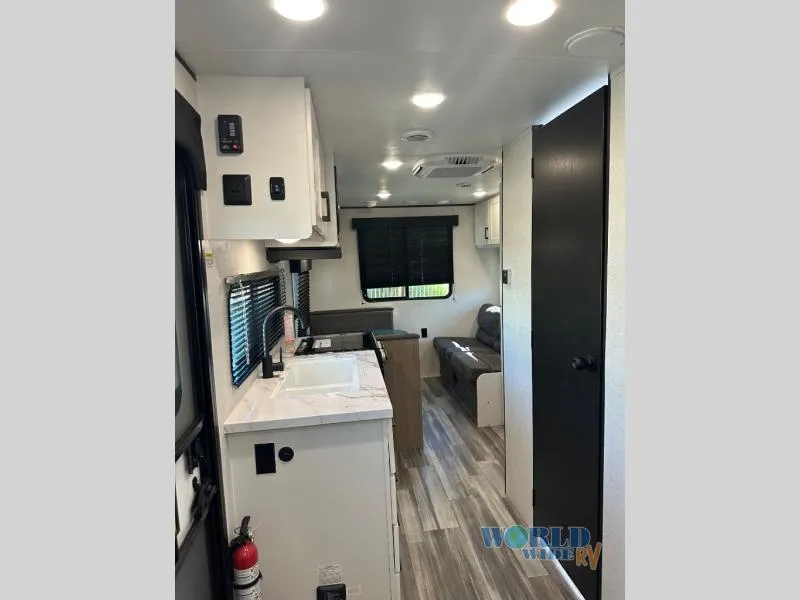 2026 Jayco Jay Flight SLX 210QBW - Photo 3