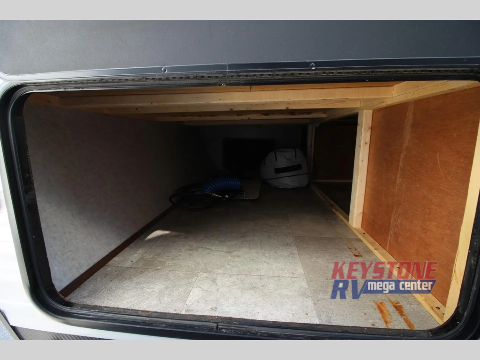 2019 Forest River Vengeance Rogue 25V — Photo 5
