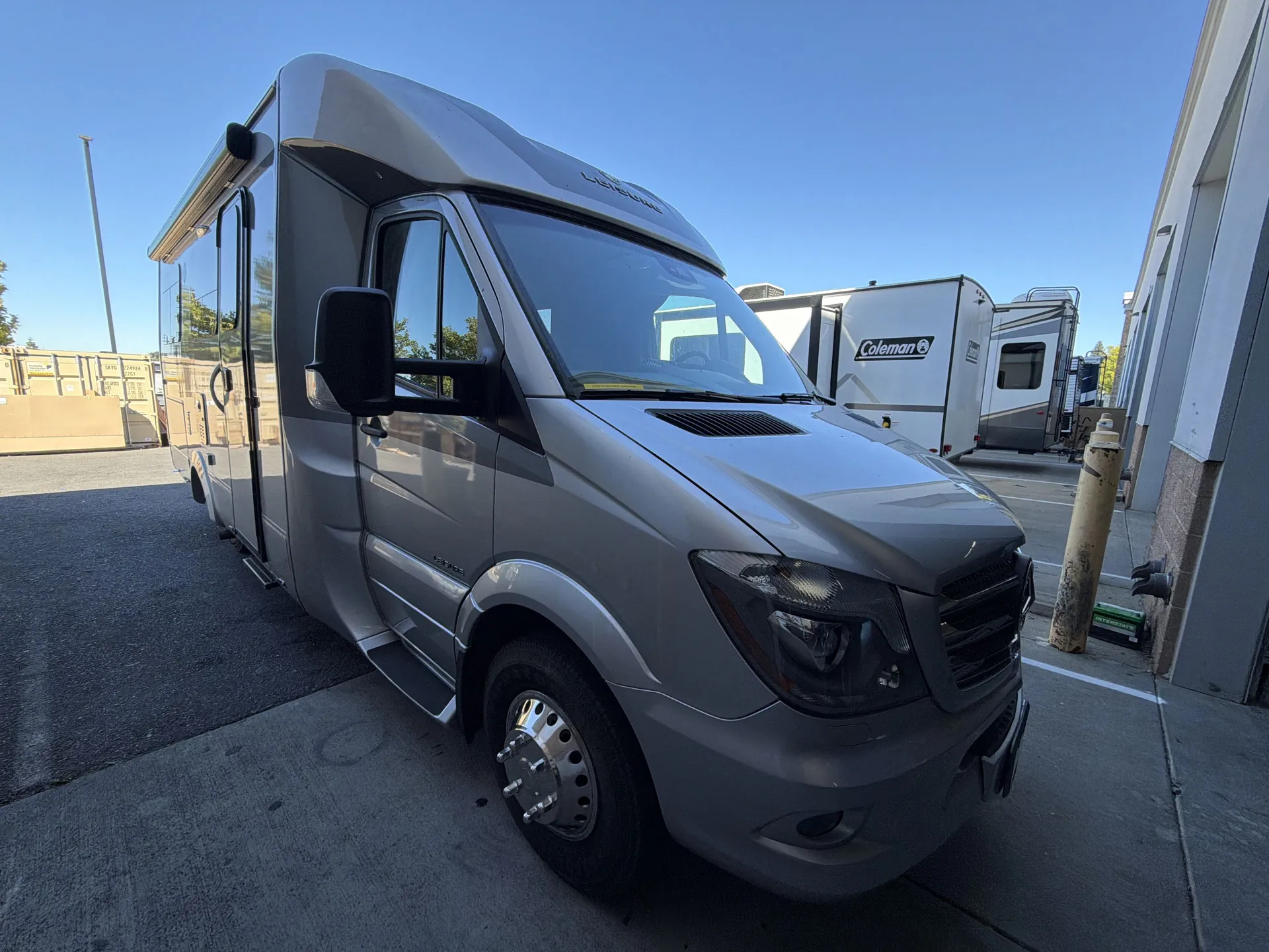 2018 Leisure Travel Unity U24CB - Photo 2