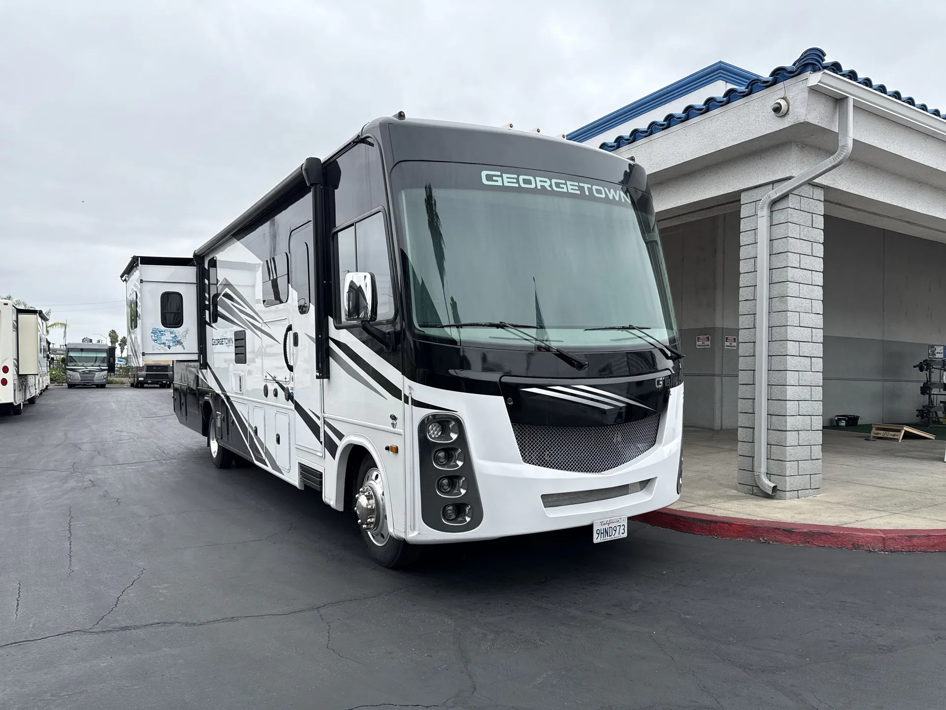 2023 Forest River Georgetown 5 Series GT5 34M5 - Photo 2