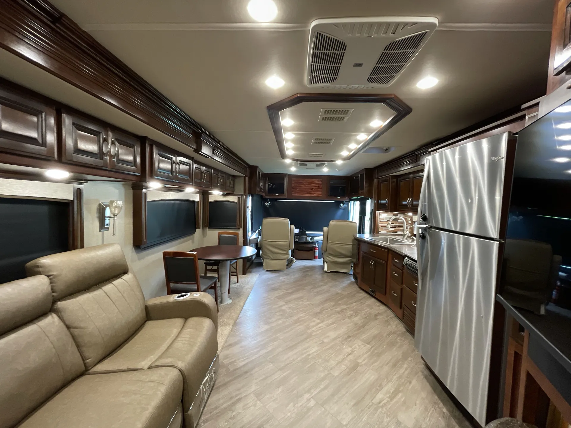 2018 fleetwood Pace Arrow Lxe 38K — living area main