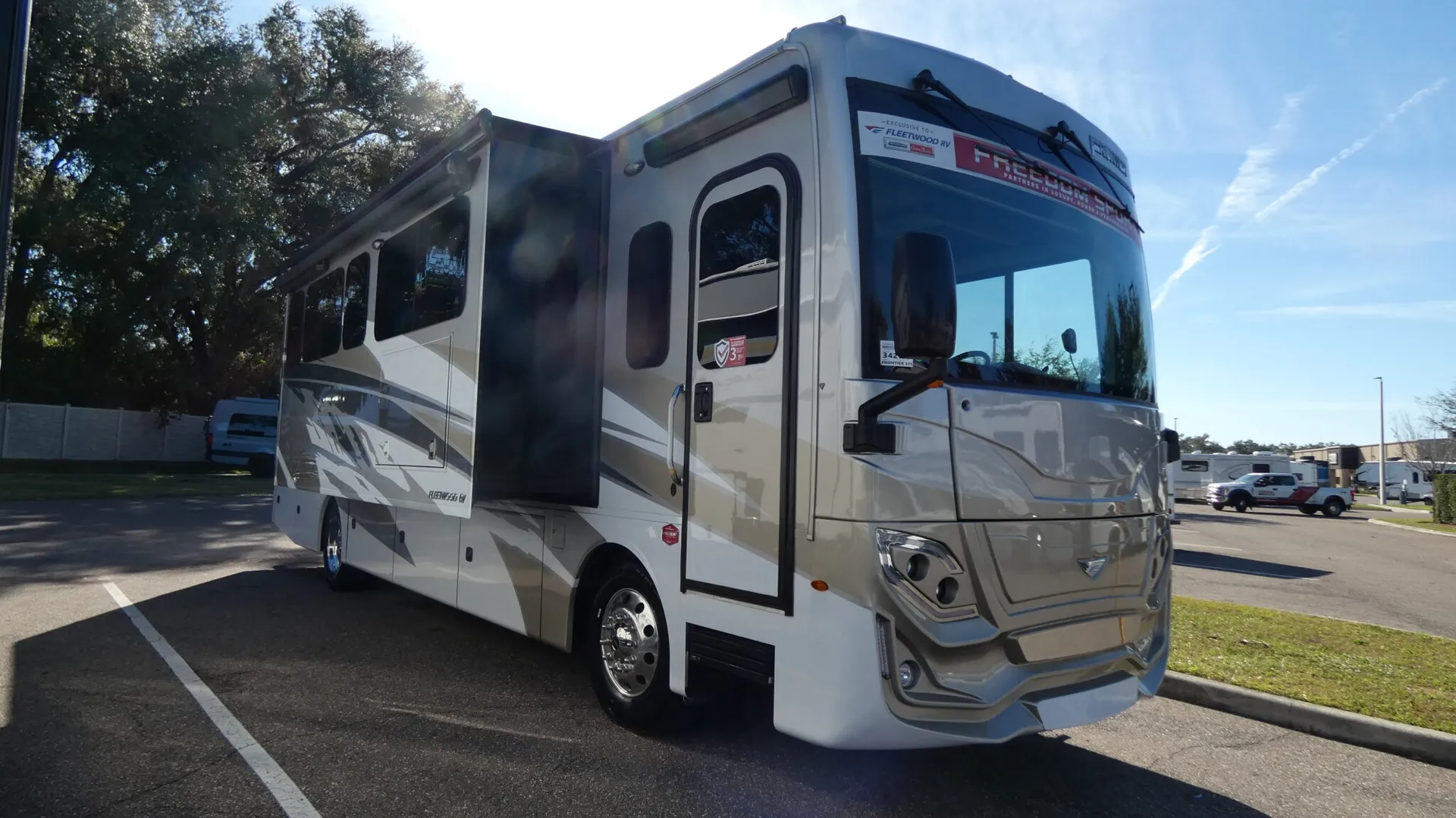 2026 Fleetwood Frontier 37S - Photo 2
