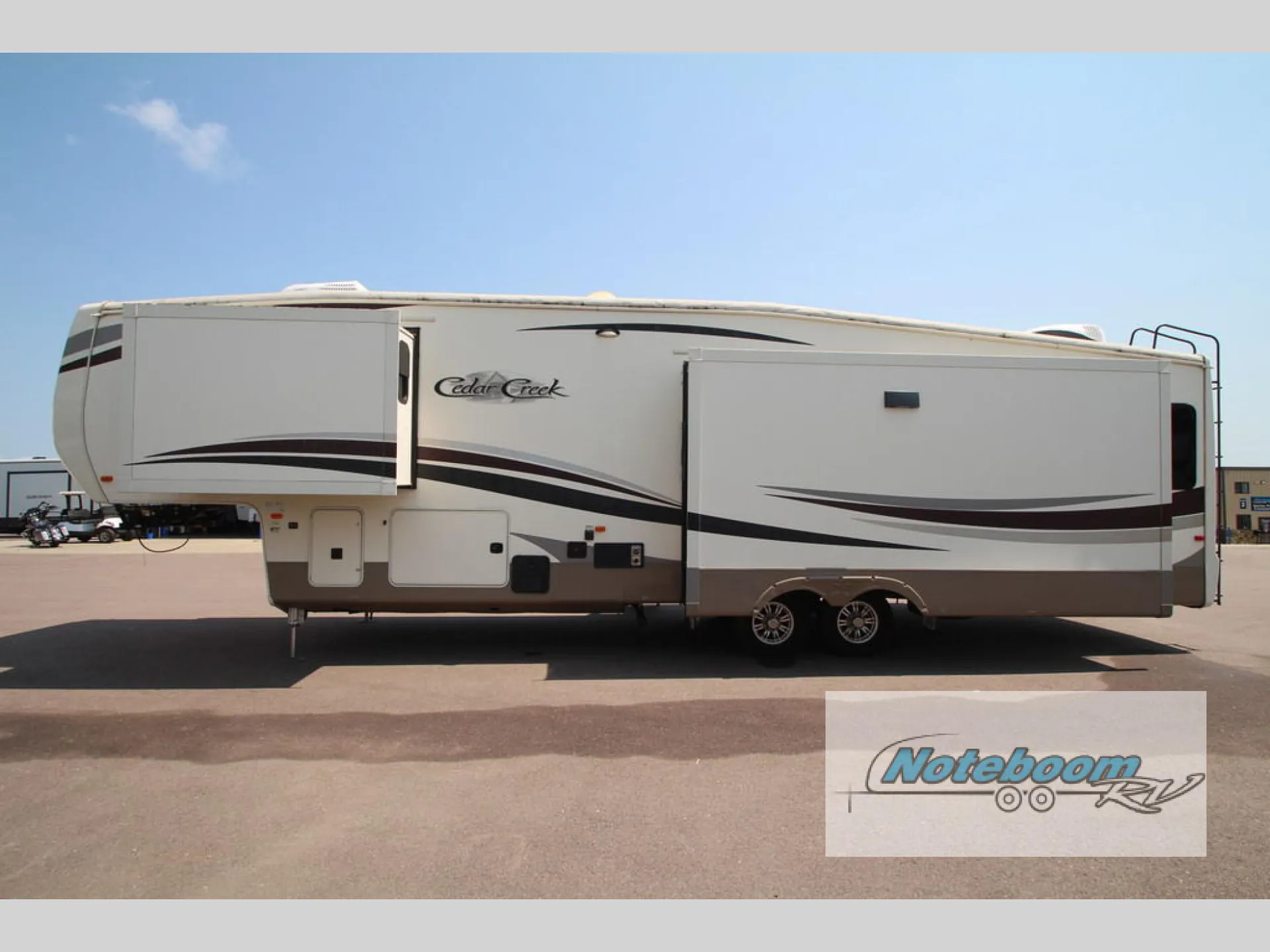 2018 Forest River Cedar Creek Hathaway Edition 36CK2 — Photo 5