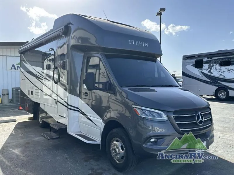 2023 Tiffin Wayfarer 25 RW - Photo 2