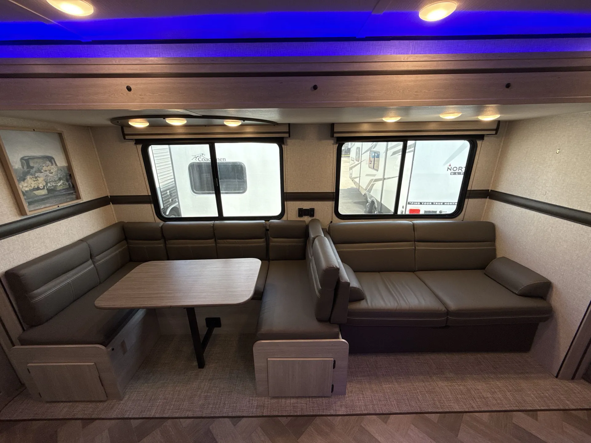 2024 CrossRoads Zinger ZR340BH — living area main