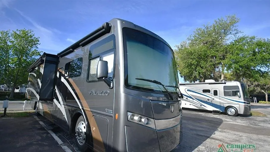 2019 Thor Motor Coach Palazzo 37.4 - Photo 2