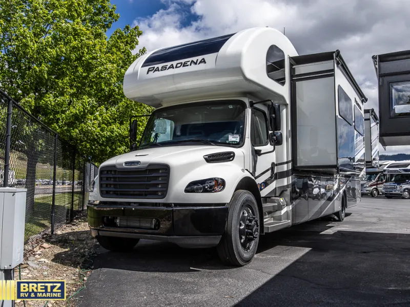 2026 Thor Motor Coach Pasadena 38DX - Photo 2