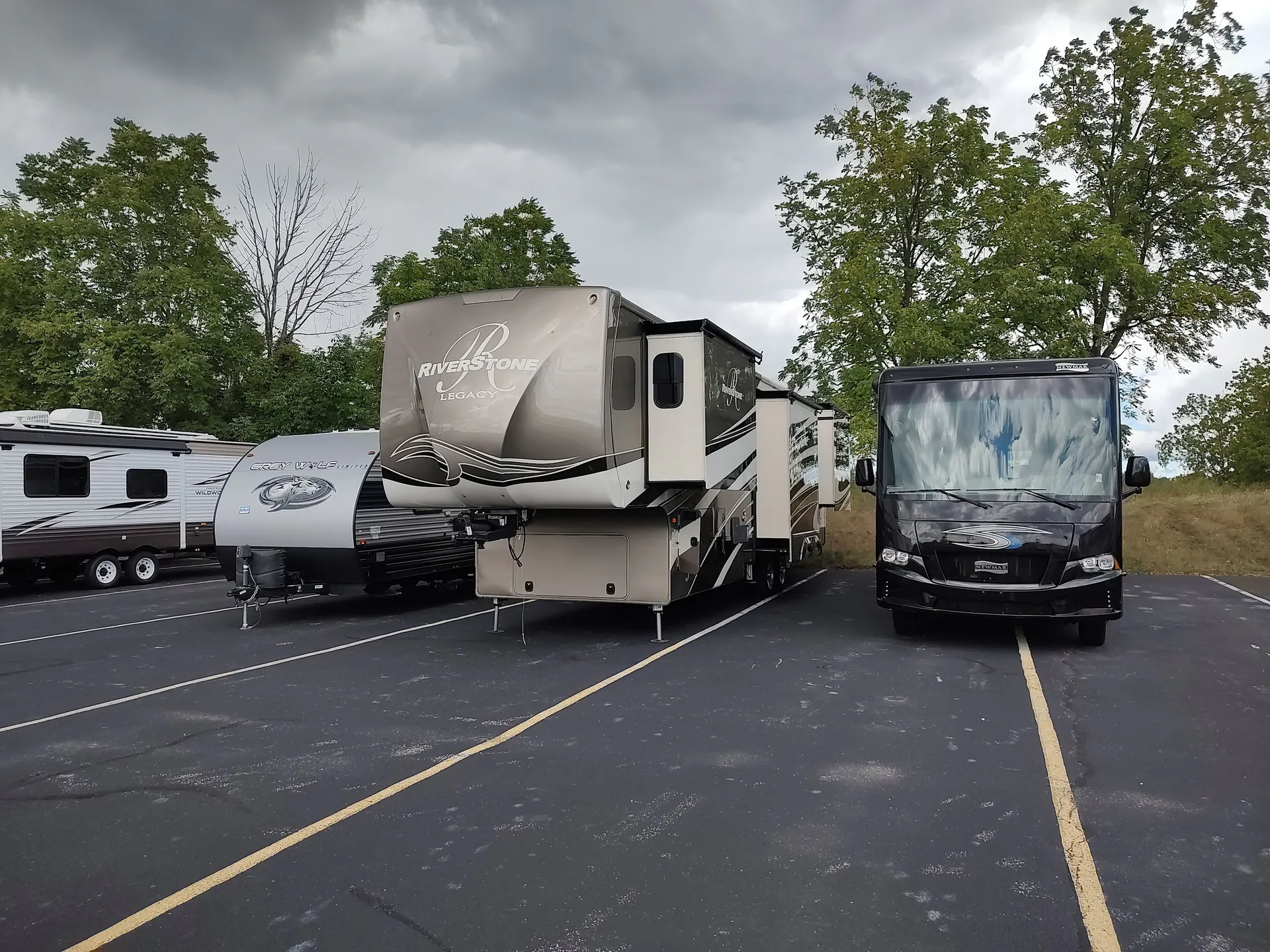 2018 Forest River Riverstone 38RE - Photo 2