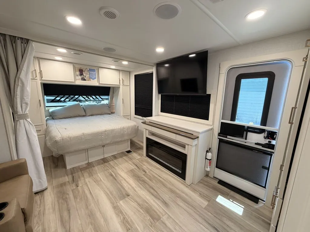 2026 Brinkley Model I 235, Photos photo 10