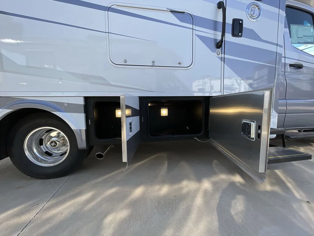 2026 Tiffin Wayfarer 25 XRW, Photos photo 12