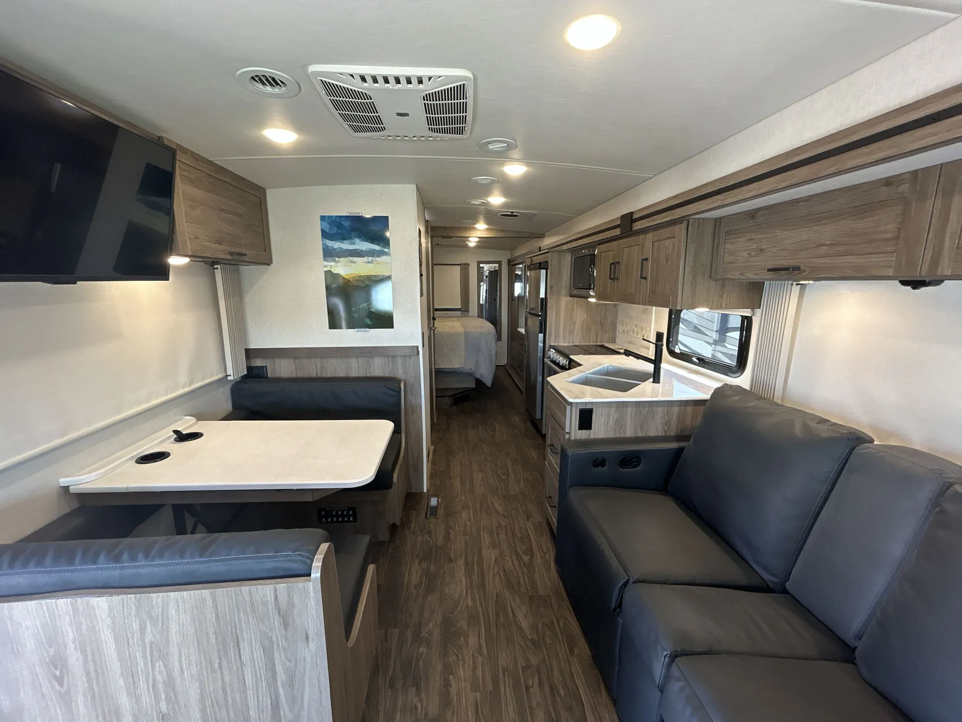 2024 Winnebago Vista NPF 29NP — living area main