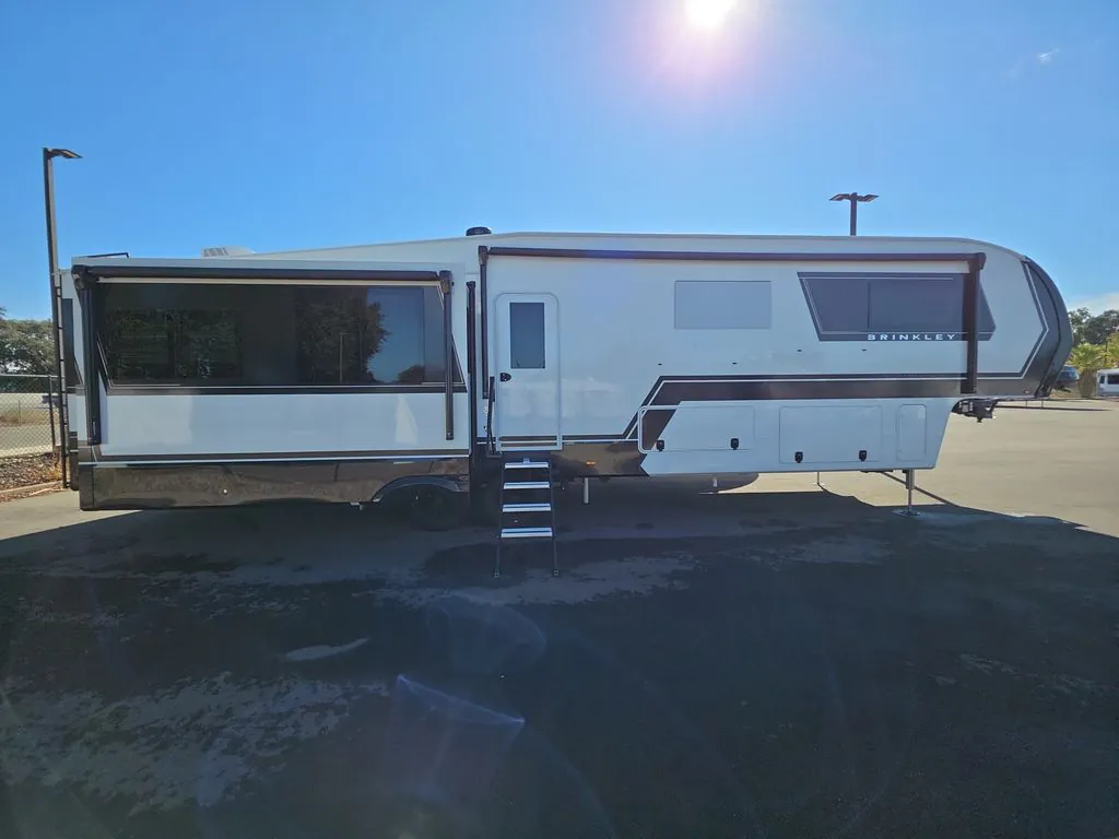 2026 Brinkley Model Z 3610, Photos photo 5