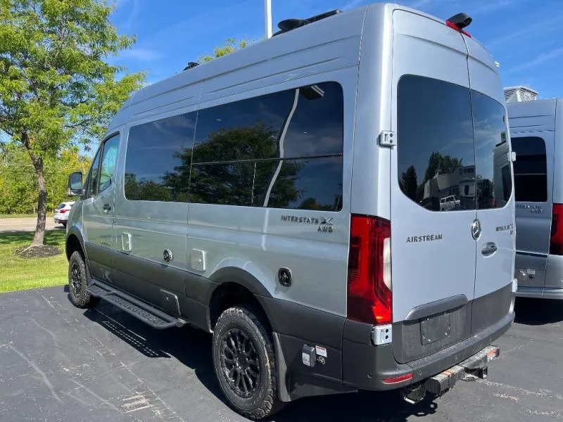 2026 Airstream Interstate 19X - Photo 4