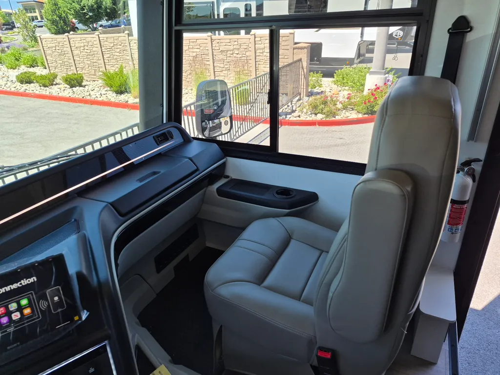 2027 Entegra Coach Vision XL 36C, Photos photo 6