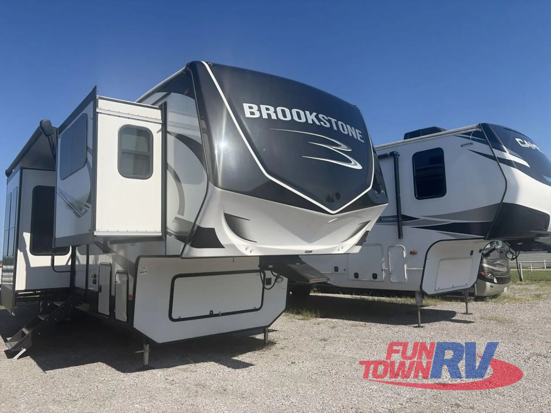 2023 Coachmen Brookstone 344FL - Photo 2