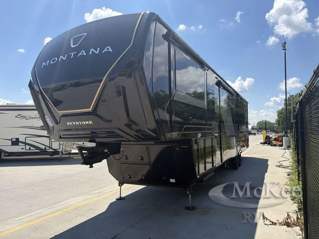 2027 Keystone RV Montana 3800FL - Photo 4