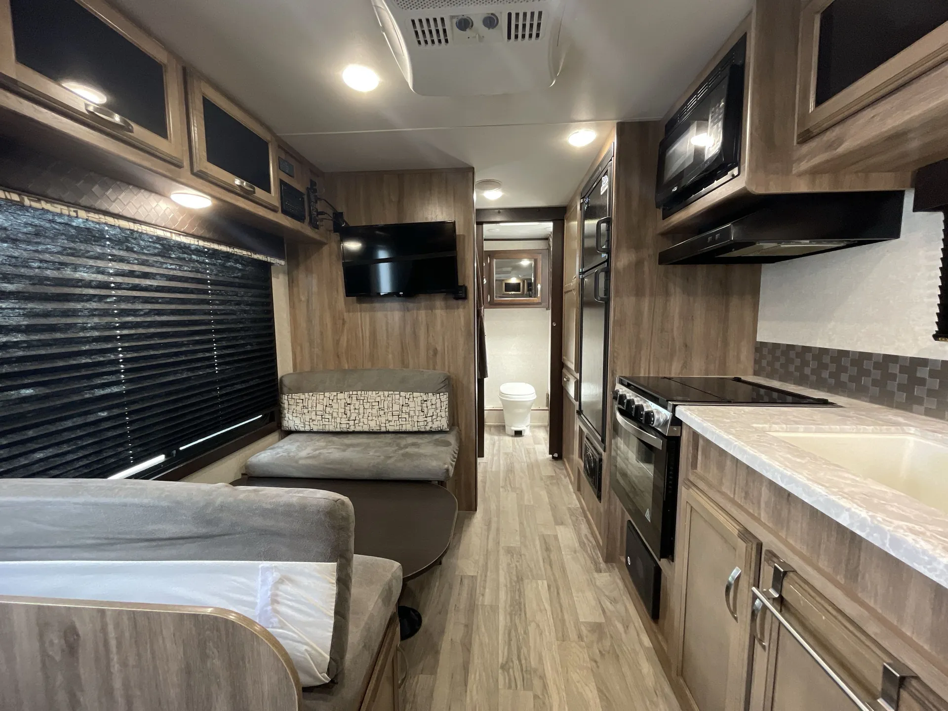 2019 Jayco Jay Feather 20BH — living area main