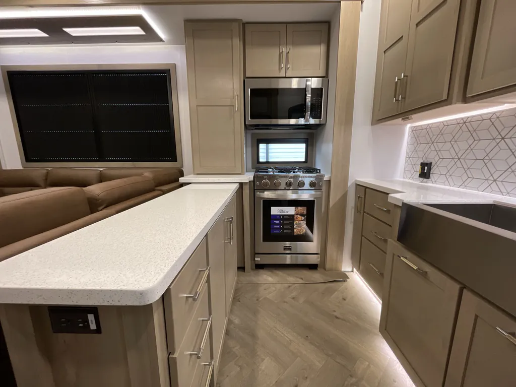 2026 Keystone Raptor 441, Photos photo 27