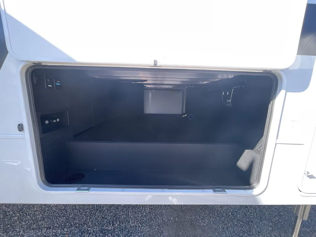 2026 Brinkley Model Z 3515, Photos photo 8