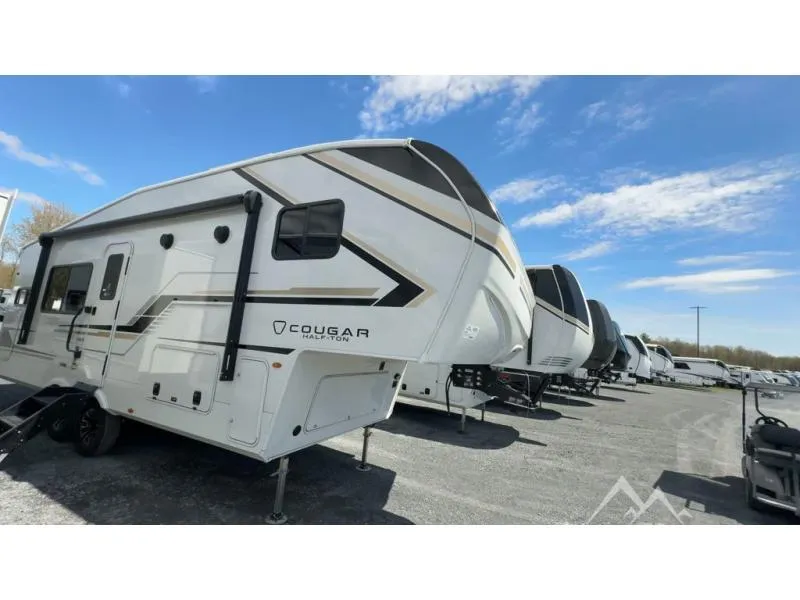 2025 Keystone Cougar Half-Ton 23MLE - Photo 3