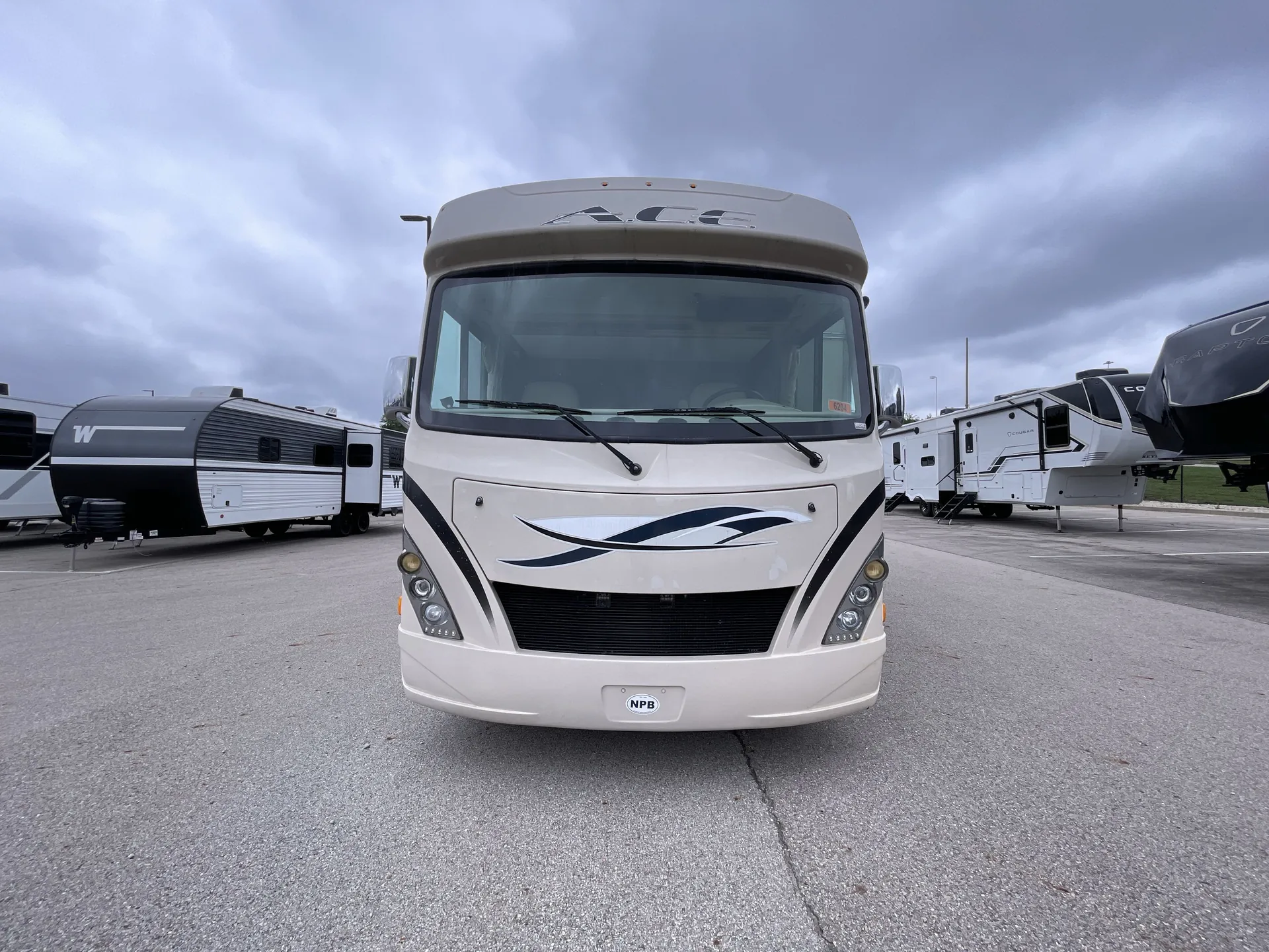 2017 Thor Motor Coach A.C.E 30.3 — front