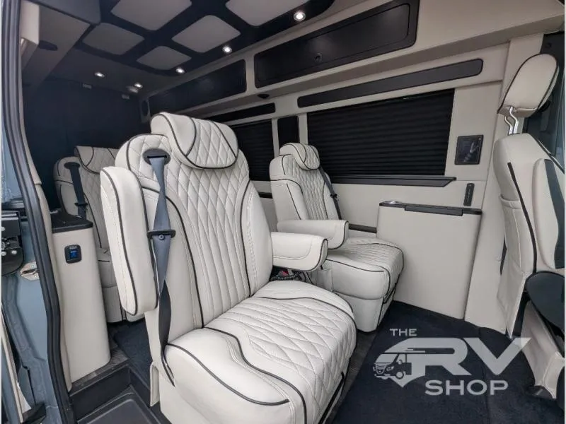 2026 Midwest Automotive Designs Luxe Cruiser D6 - Photo 2