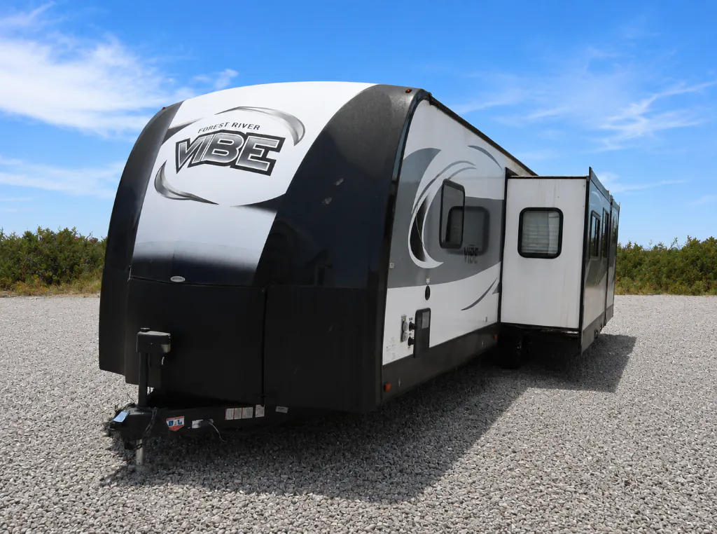 2018 Forest River RV Vibe 313BHS, Photos photo 2
