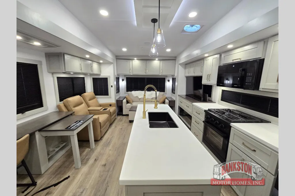2026 Brinkley Model Z 3600, Photos photo 18