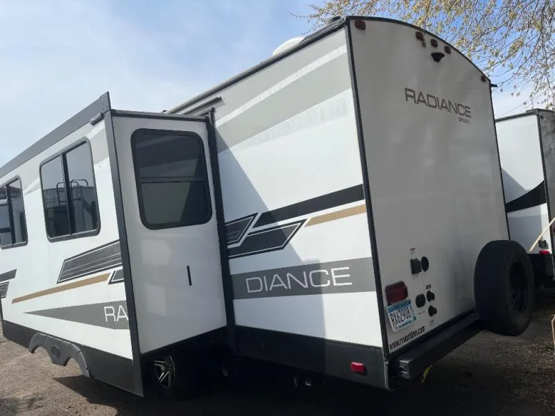2022 Cruiser RV Radiance 25RB - Photo 4