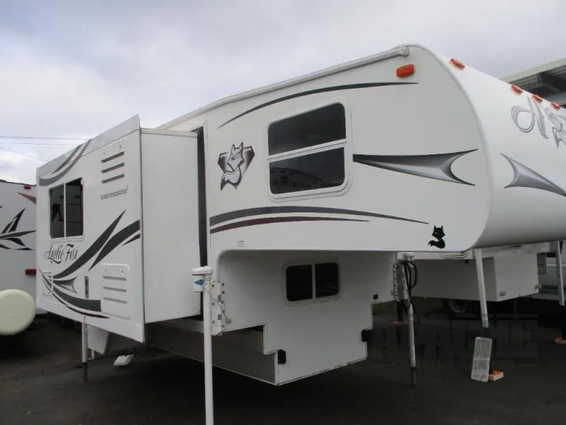 2015 Northwood Arctic Fox Camper 990 - Photo 3
