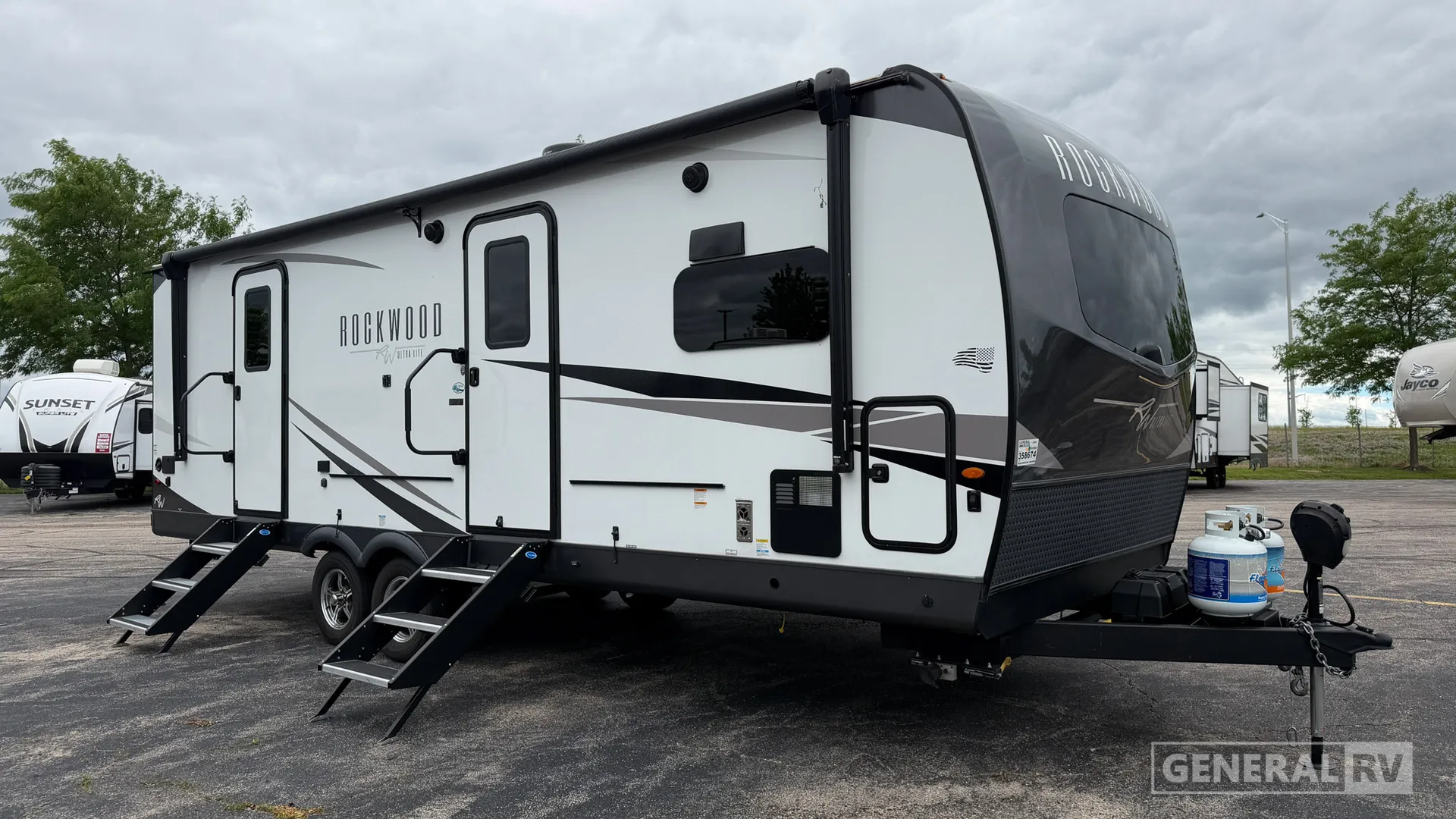 2024 Forest River Rockwood Ultra Lite 2608BS - Photo 2