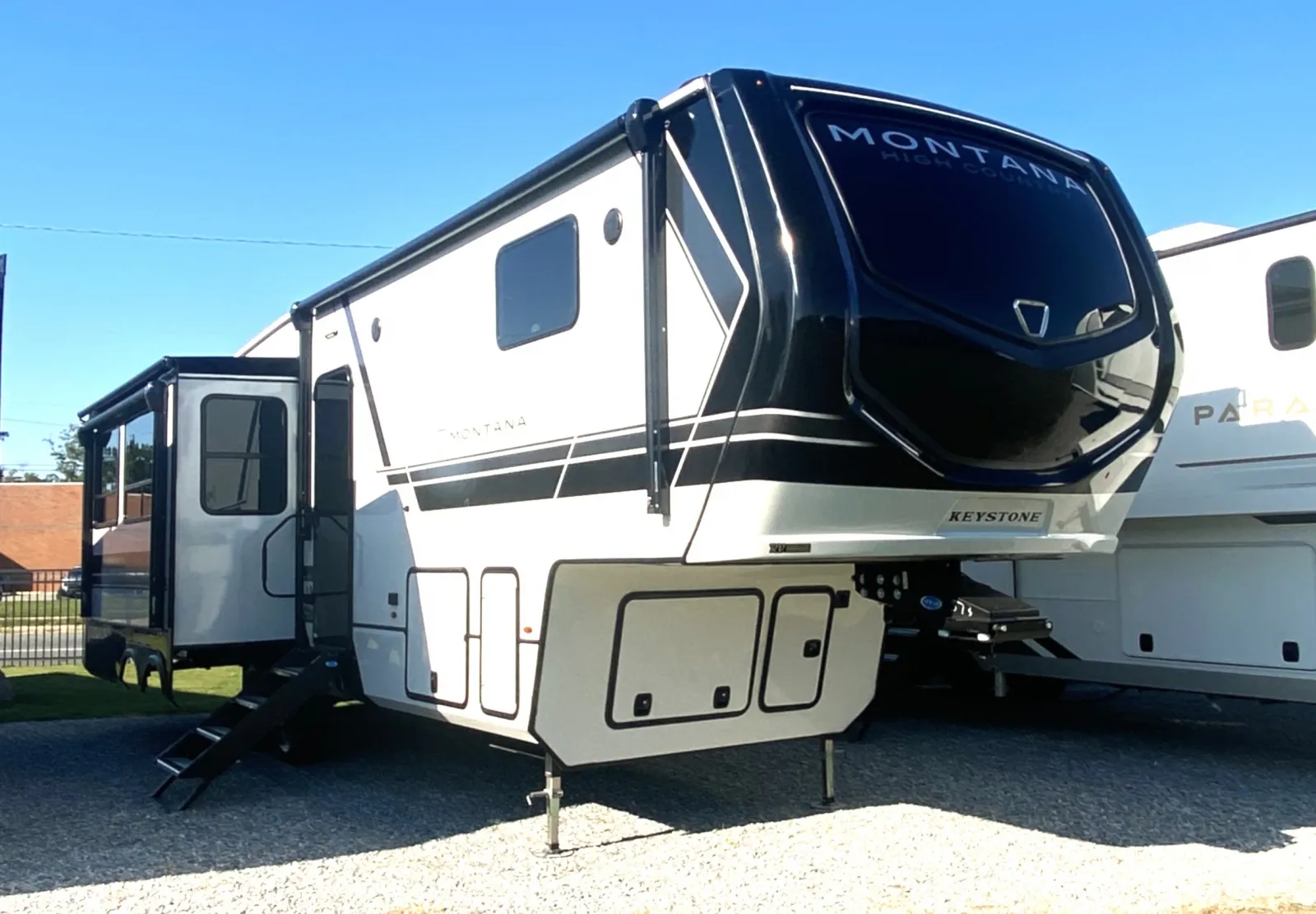 2026 Keystone Montana High Country 295RL - Photo 2