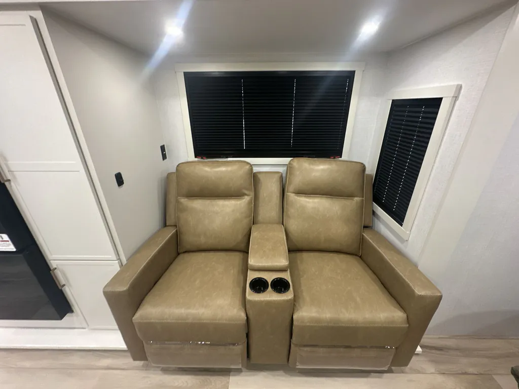 2026 Brinkley Model Ix 23X, Photos photo 2
