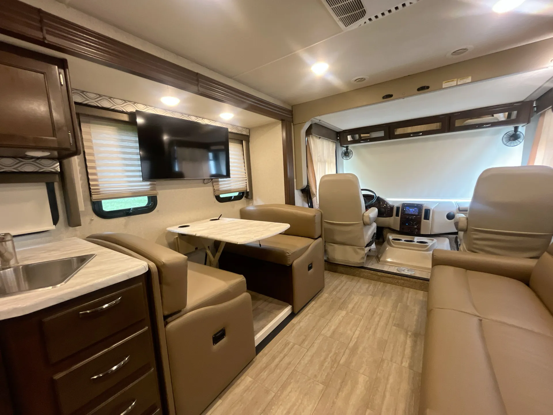 2020 Thor Motor Coach Freedom Traveler A32 - Photo 3