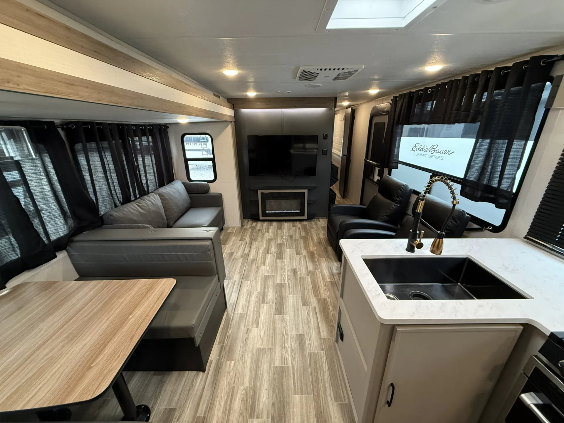 2025 Forest River Vibe 2600RK - Photo 4