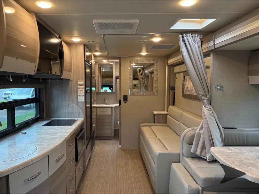 2022 Thor Motor Coach Tiburon 24FB, Photos photo 9