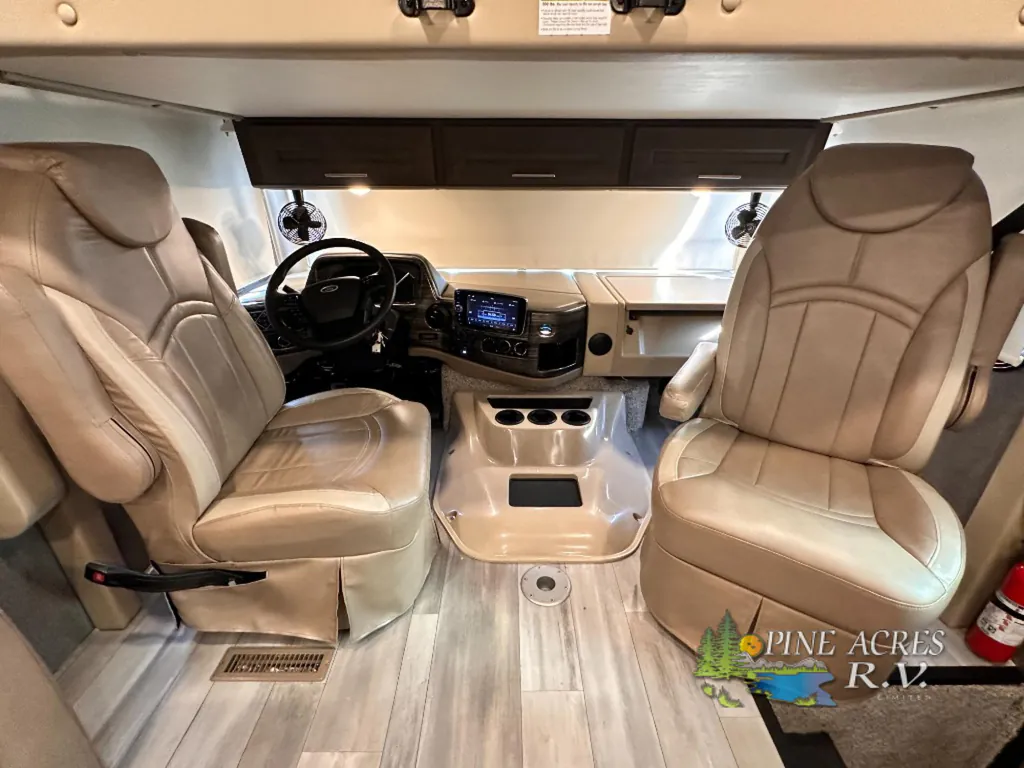 2022 Thor Motor Coach Challenger 35MQ, Photos photo 11