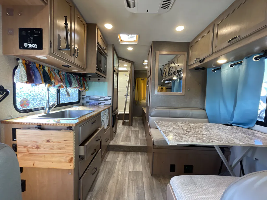 2019 Thor Motor Coach Freedom Elite 22FE, Photos photo 3