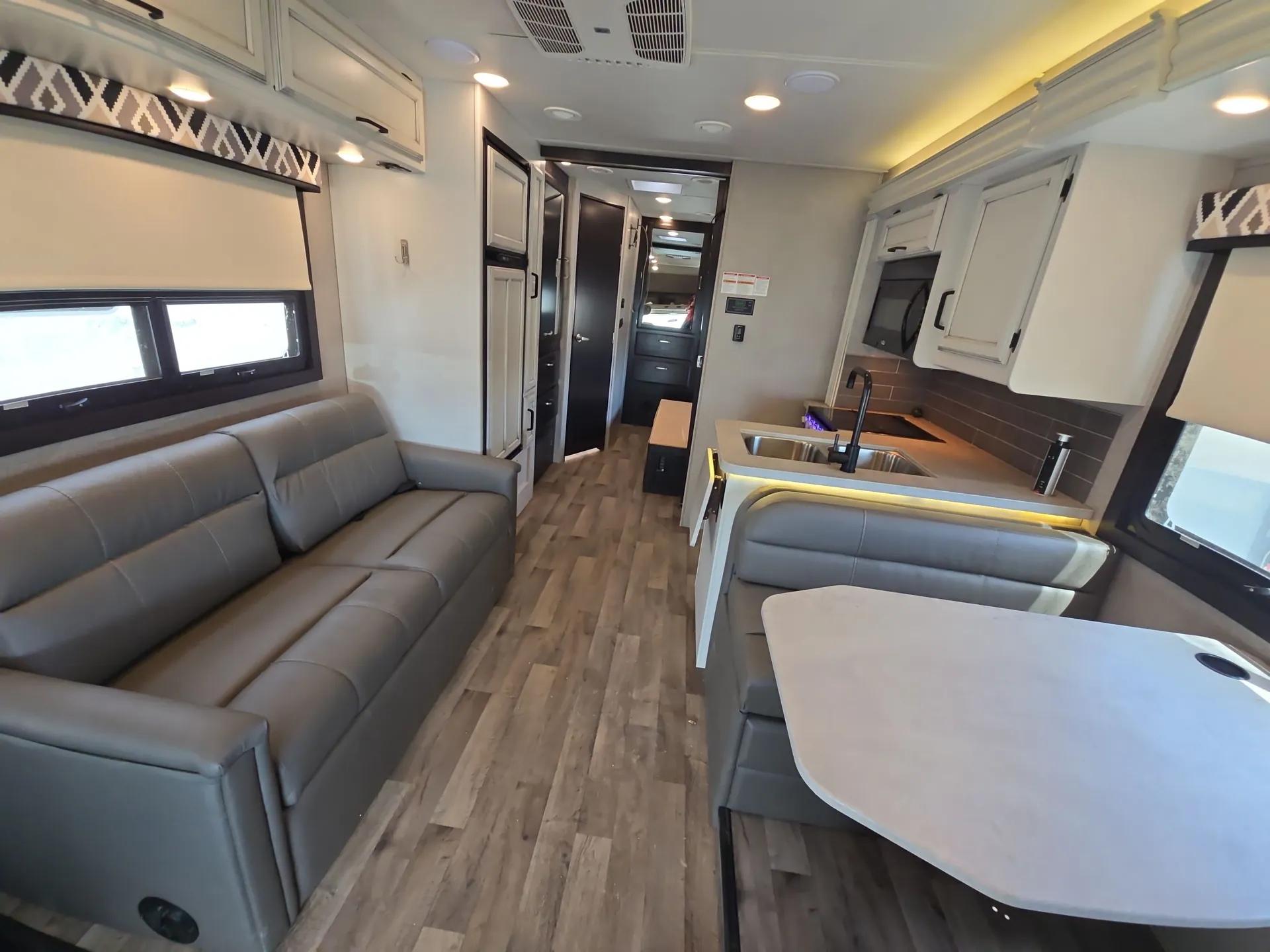 2021 Jayco Greyhawk 27U — living area main