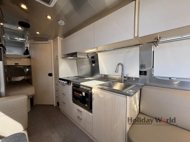 2026 Airstream Flying Cloud 30FB Bunk - Photo 3