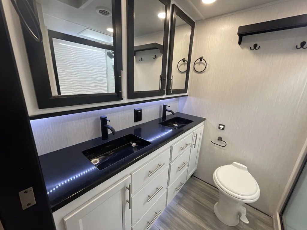 2024 Forest River Cedar Creek 380RL, Photos photo 19