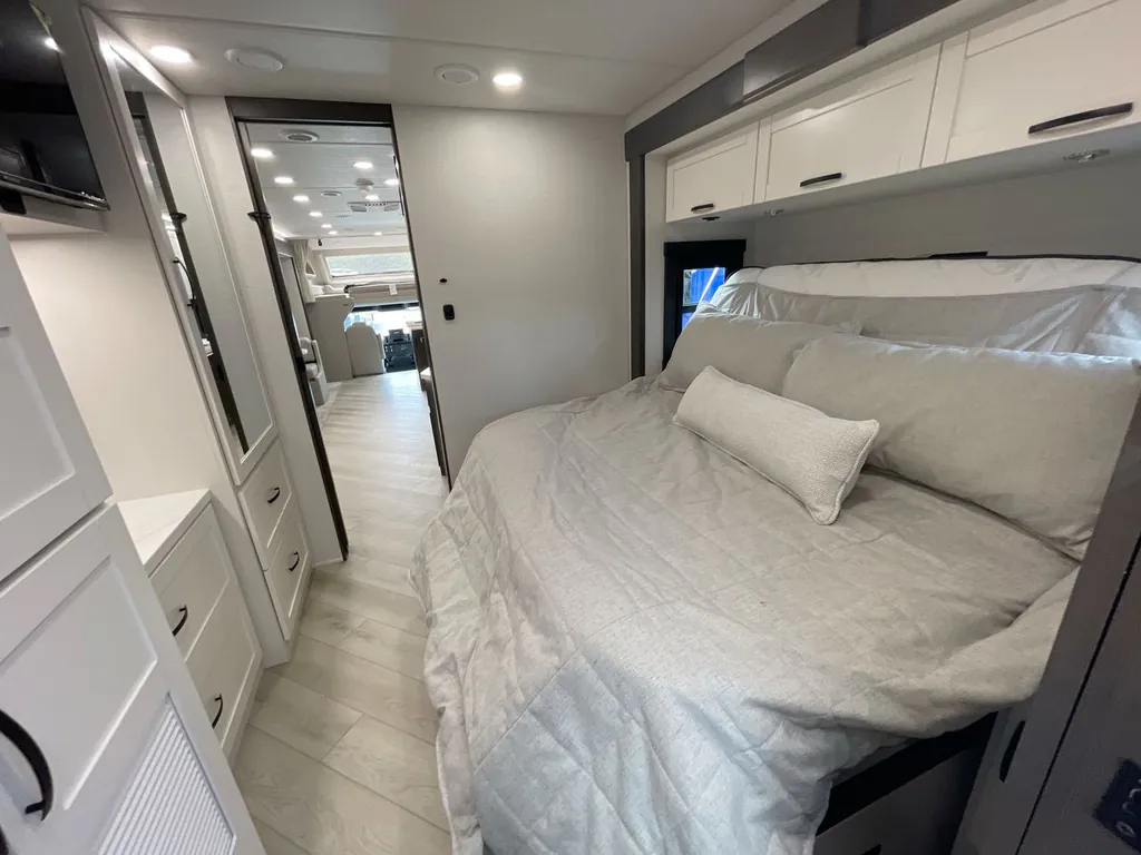 2027 Entegra Coach Accolade 37K, Photos photo 19