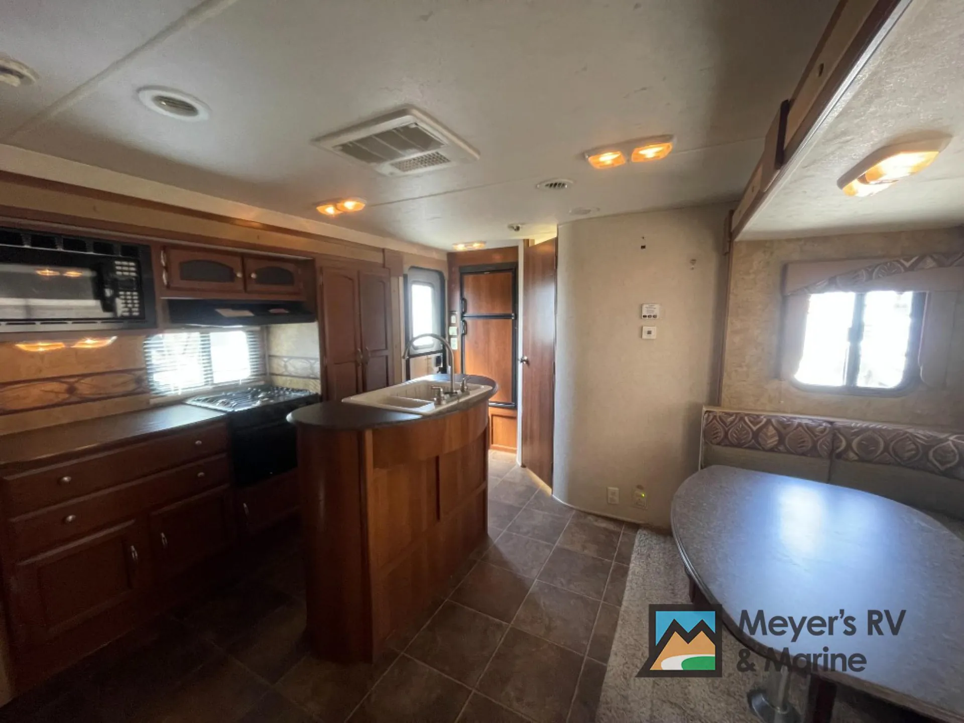 2013 Coachmen Freedom Express Ultra Lite 233 RBS - Photo 4